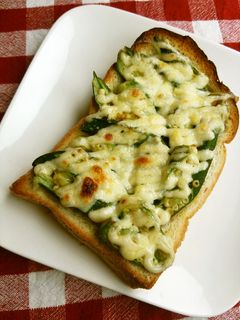 オクラのカレーマヨチーズトースト-レシピのメイン写真