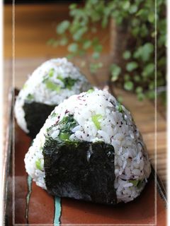 彩り弁当*ゆかりじゃこ小松菜のおにぎり*-レシピのメイン写真