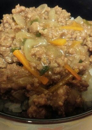 カボチャ煮の煮汁でそぼろ丼-レシピのメイン写真