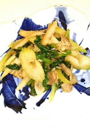 セロリと豚肉の炒めゴマ和え-レシピのメイン写真