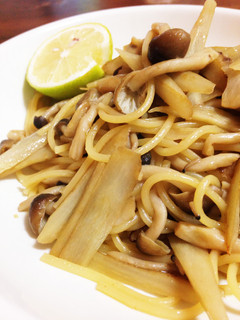 檸檬でサッパリ!キノコとごぼうのパスタ-レシピのメイン写真