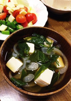 モロヘイヤ、玉ねぎの具だくさんスープ-レシピのメイン写真