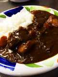 お肉がほどける絶品ビーフカレー