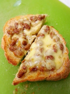 子供も満腹朝食♪納豆チーズトースト-レシピのメイン写真
