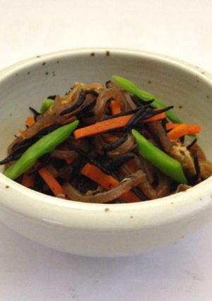 つきこんにゃくとひじきの煮物-レシピのメイン写真