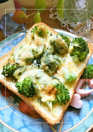 ブロッコリーのトースト❀越前磯の香り-レシピのメイン写真