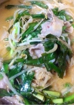 ピリ辛胡麻みそ豚もやし鍋-レシピのメイン写真