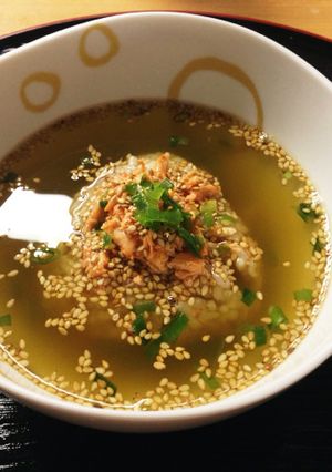 【簡単】残ったおにぎりで鮭のお茶漬け-レシピのメイン写真