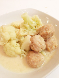 鶏だんごとカリフラワーの味噌クリーム煮-レシピのメイン写真