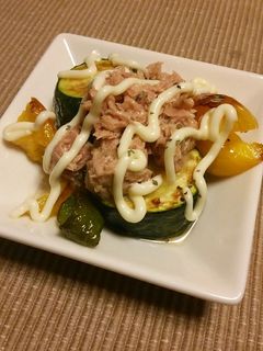 焼きズッキーニとパプリカのツナ乗せサラダ-レシピのメイン写真