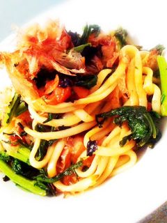 梅と春菊の焼きうどん-レシピのメイン写真