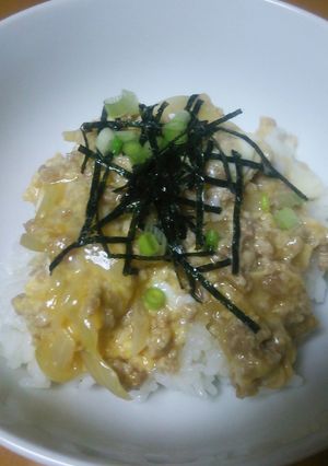 豚ミンチと豆腐のそぼろ丼-レシピのメイン写真