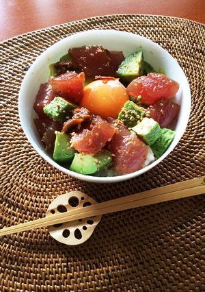 ピリ辛マグロアボカド丼-レシピのメイン写真