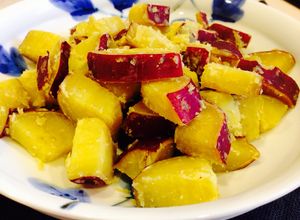 自然な甘さ♪粉ふき薩摩芋の塩バター和え-レシピのメイン写真