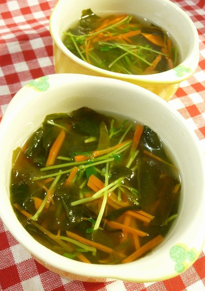 通風対策！ワカメと豆苗の中華スープ-レシピのメイン写真