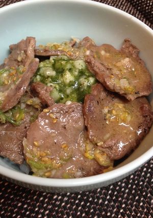 ねぎ塩牛タン☆香ばし麦とろ丼-レシピのメイン写真