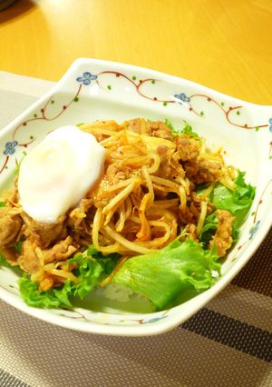 もやしたっぷり！ヘルシー豚キムチ丼-レシピのメイン写真