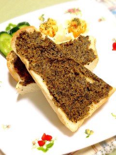 簡単朝ごはんに!ゴマきな粉バタートースト-レシピのメイン写真