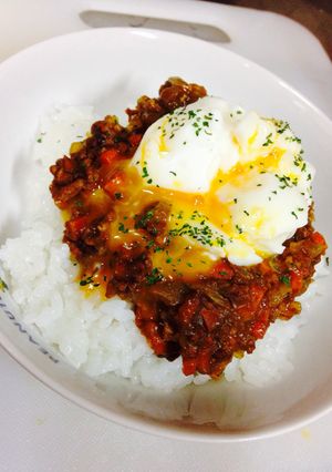 簡単！半熟卵のせドライカレー-レシピのメイン写真