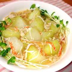 A picture of 冬瓜の中華風カニカマあんかけ♡.