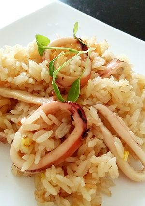 炊飯器で簡単！洋風イカﾊﾞﾀｰ炊き込み飯-レシピのメイン写真