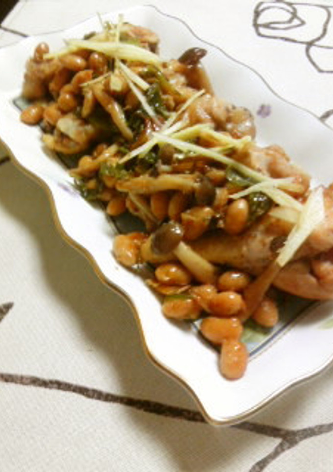 鶏手羽元と大豆としめじの炒め物-レシピのメイン写真