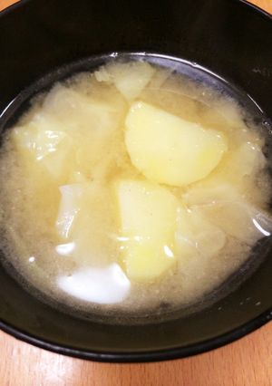 キャベツとジャガイモのバター味噌汁-レシピのメイン写真
