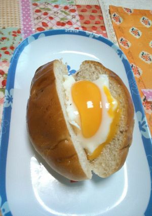 目玉焼きサンドロールパン-レシピのメイン写真