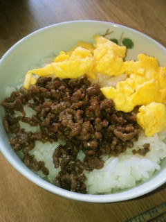 簡単手早く★そぼろ丼-レシピのメイン写真