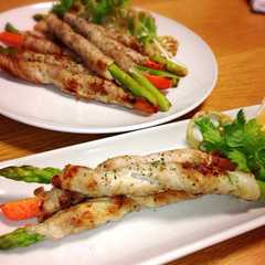 รูปของ アスパラとニンジンの豚肉巻き巻き焼き♡