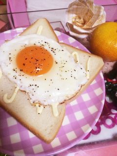 とーろとろ目玉焼きパン-レシピのメイン写真