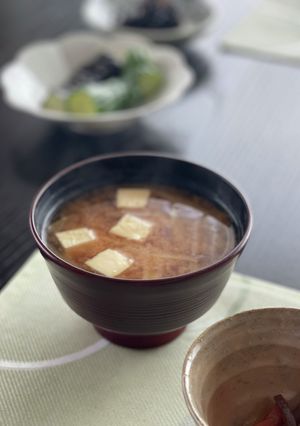 甘くて美味しい簡単玉ねぎと豆腐のお味噌汁-レシピのメイン写真