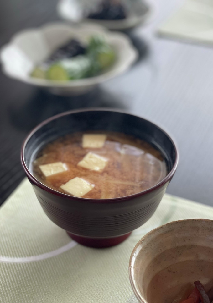 甘くて美味しい簡単玉ねぎと豆腐のお味噌汁-レシピのメイン写真