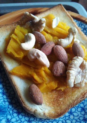 かぼちゃとナッツのトースト-レシピのメイン写真