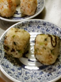 ☺塩昆布と野沢菜とおかかのおにぎり-レシピのメイン写真