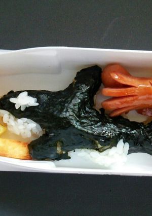 ご飯と海苔で！シャチおにぎり♪-レシピのメイン写真