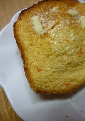 赤パブリカ入りの食パンのトースト-レシピのメイン写真