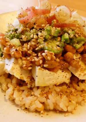 豆腐と納豆と島オクラのネバネバ玄米丼～-レシピのメイン写真