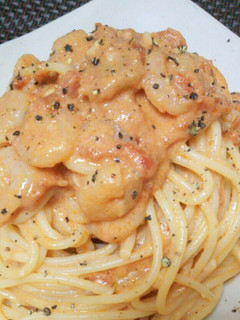 簡単本格、えびとトマトのクリームパスタ-レシピのメイン写真