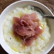 お粥の残りで生ハム入りチーズリゾット風