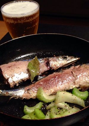フライパンで！秋刀魚とセロリのハーブ焼き-レシピのメイン写真