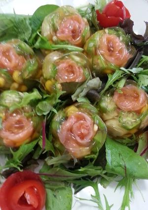 スモークサーモンで薔薇のゼリー寄せ-レシピのメイン写真