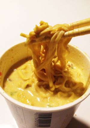 アレンジカップ麺！ミルクカレーヌードル♡-レシピのメイン写真