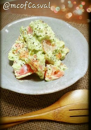 完熟アボカドとトマトのバジル風味サラダ-レシピのメイン写真
