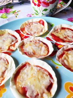 超簡単!餃子の皮でアレンジピザ♪-レシピのメイン写真