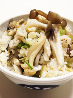 きのこが主役の、炊き込みご飯-レシピのメイン写真