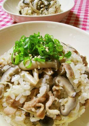 茸と豚肉の炊き込みご飯-レシピのメイン写真