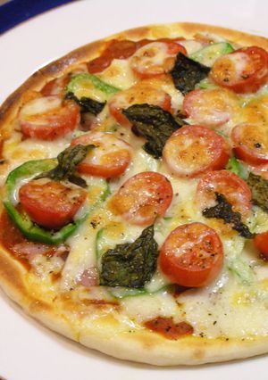 おうちで簡単!生ハムと野菜のピザ♪-レシピのメイン写真