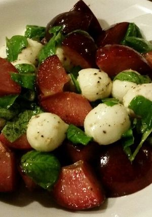 ネクタリン*モッツァレラ*バジルのサラダ-レシピのメイン写真