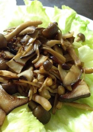 たっぷりキノコのバター醤油炒め-レシピのメイン写真